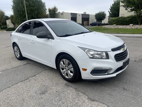 Used 2015 Chevrolet Cruze LS image 15