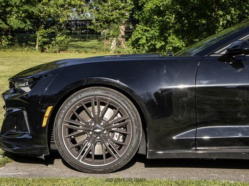 Used 2018 Chevrolet Camaro ZL1 w/ LPO, ZL1 Protection Package RWD image 4