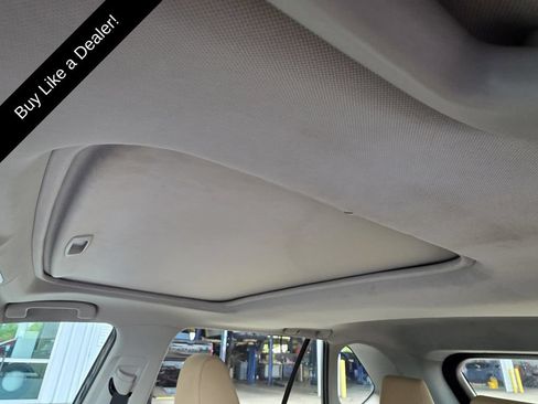 Used 2021 Toyota RAV4 XLE w/ Convenience Package FWD image 8