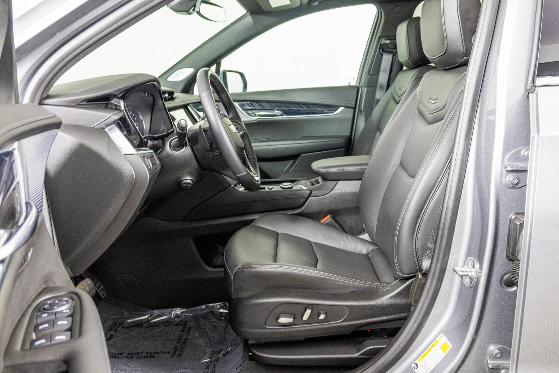 Used 2025 Cadillac XT6 Premium Luxury AWD/4WD image 26