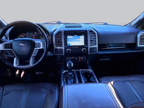 Used 2017 Ford F150 Platinum w/ Equipment Group 701A Luxury AWD/4WD image 16