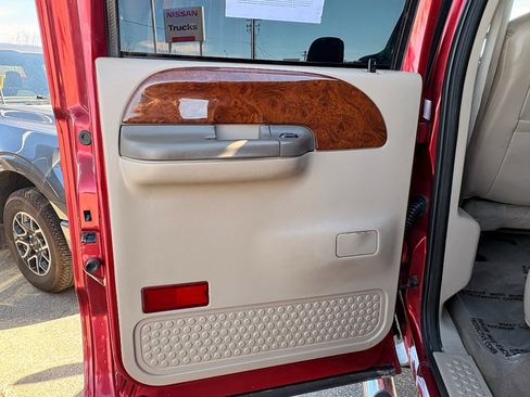 Used 2003 Ford F250 XLT image 12