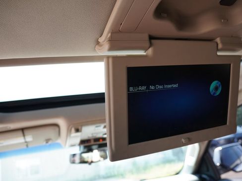 Used 2018 Cadillac Escalade ESV Premium Luxury AWD/4WD image 4