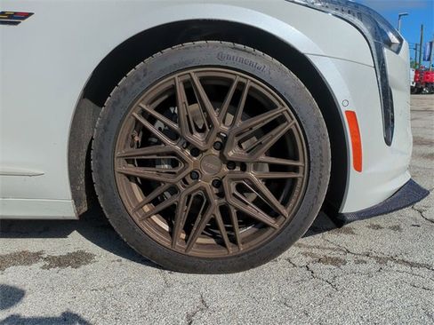 Used 2019 Cadillac CT6 V w/ Driver Assist Package image 11