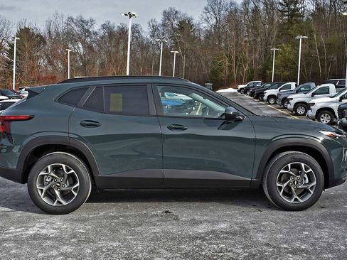 New 2026 Chevrolet Trax LT w/ Sunroof Package image 6