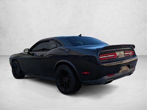 Used 2015 Dodge Challenger SXT Plus image 7
