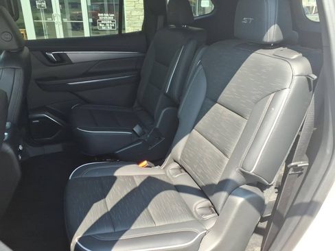 Used 2026 Buick Enclave Sport Touring FWD image 20