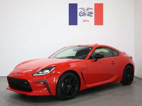 Used 2025 Toyota GR86 Premium w/ ALL Weather Mat Package (TMS) RWD image 8