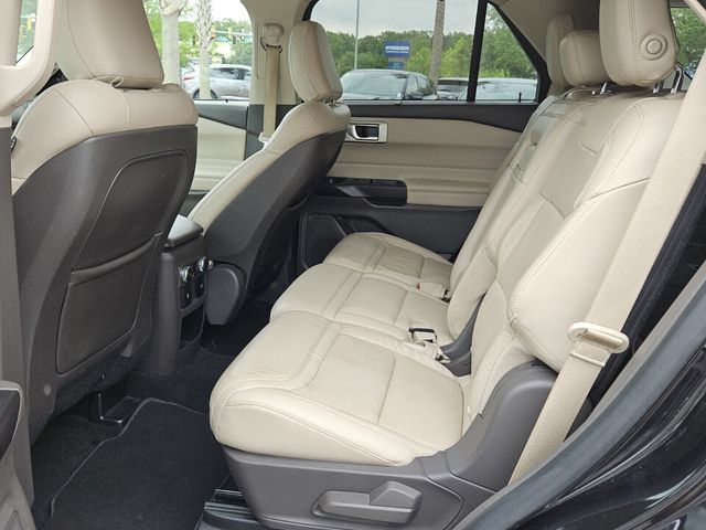 Used 2020 Ford Explorer Platinum w/ Premium Technology Package AWD/4WD image 4
