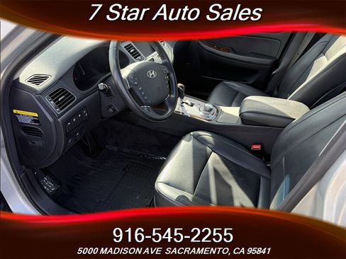 Used 2011 Hyundai Genesis 3.8 w/ Technology Pkg 4 image 9