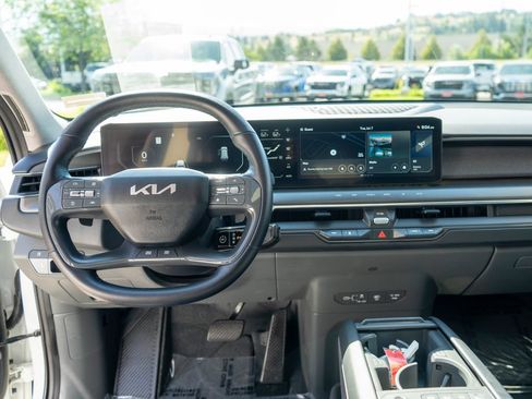 Certified 2024 Kia EV9 Land AWD/4WD image 17