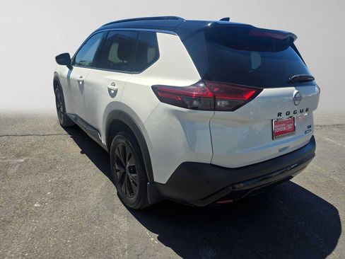 Used 2023 Nissan Rogue SV w/ SV Premium B Package FWD image 5