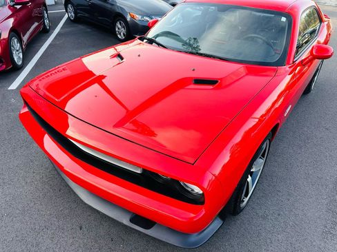 Used 2014 Dodge Challenger SRT8 image 9