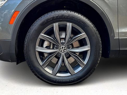 Used 2022 Volkswagen Tiguan SE image 34