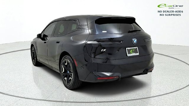 Used 2024 BMW iX xDrive50 w/ Sport Package AWD/4WD image 6