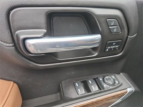 Used 2021 Chevrolet Silverado 1500 High Country w/ Technology Package image 24