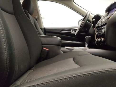Used 2020 Nissan Pathfinder SV FWD image 21