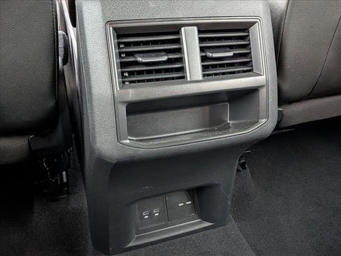 Used 2023 Volkswagen Atlas Cross Sport SE image 20