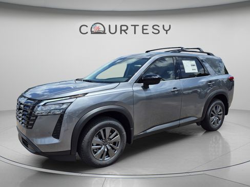 Used 2026 Nissan Pathfinder SV FWD image 1