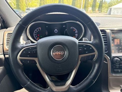 Used 2017 Jeep Grand Cherokee Limited AWD/4WD image 18