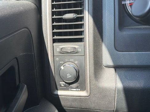 Used 2018 RAM 1500 Express w/ Express Value Package AWD/4WD image 21