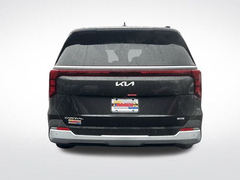 New 2026 Kia Carnival EX image 4