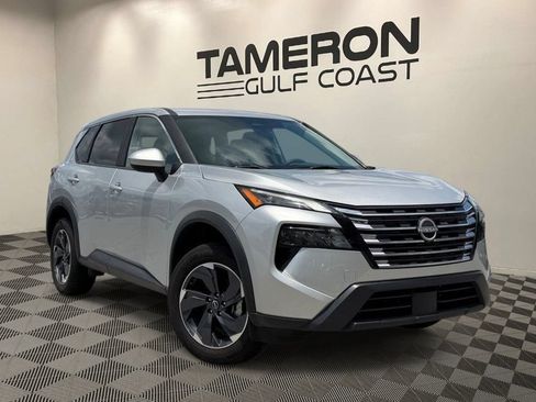 Used 2024 Nissan Rogue SV FWD image 1