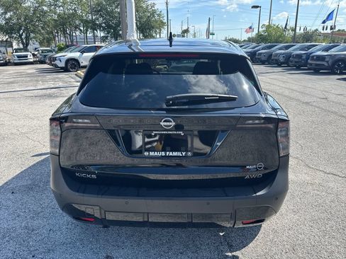 Certified 2025 Nissan Kicks SV AWD/4WD image 6