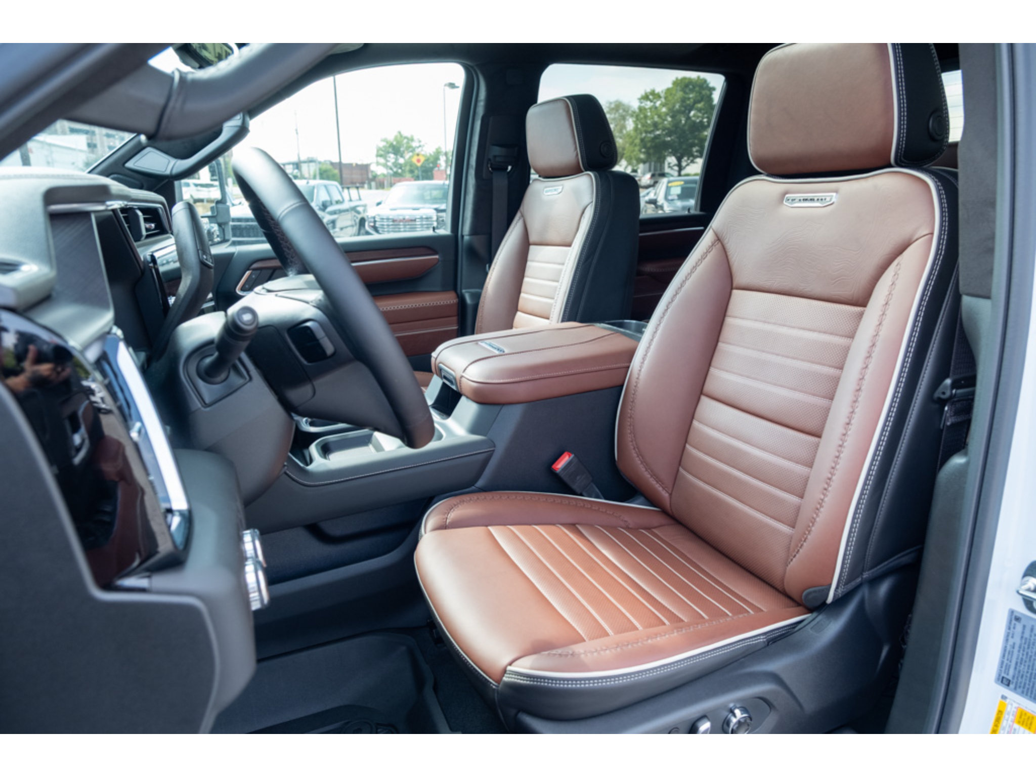 New 2026 GMC Sierra 2500 Denali Ultimate w/ LPO, Black Badging Package AWD/4WD image 12