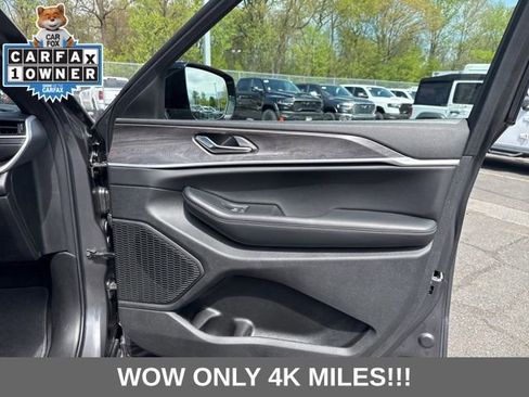 Used 2025 Jeep Grand Cherokee Limited image 33