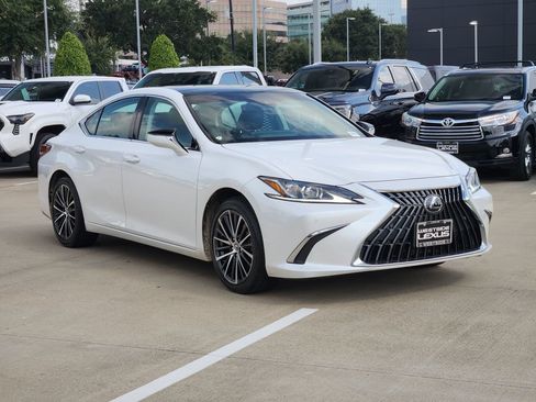 Used 2024 Lexus ES 350 w/ Premium Package FWD image 3