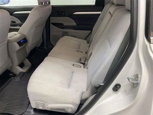 Used 2019 Toyota Highlander LE image 31
