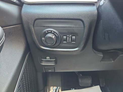 Used 2021 Jeep Grand Cherokee L Laredo w/ Luxury Tech Group I image 30