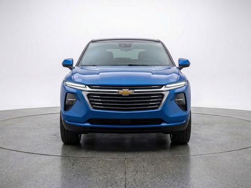 Used 2025 Chevrolet Equinox LT image 2