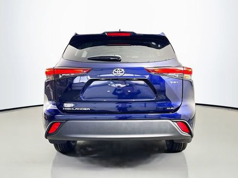 New 2026 Toyota Highlander XLE image 7