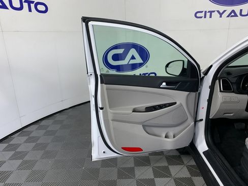 Used 2019 Hyundai Tucson SE AWD/4WD image 13