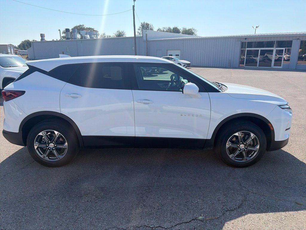 Used 2025 Chevrolet Blazer LT AWD/4WD image 7