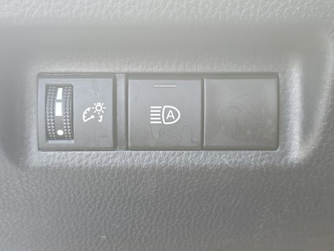 Used 2024 Toyota RAV4 XLE FWD image 21
