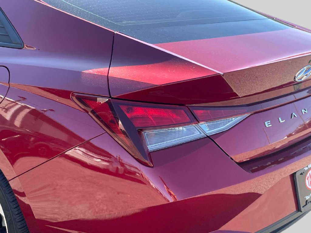 Certified 2023 Hyundai Elantra SEL w/ Convenience Package FWD image 11