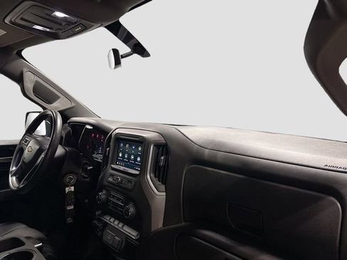 Used 2019 Chevrolet Silverado 1500 Custom w/ Custom Convenience Package AWD/4WD image 11