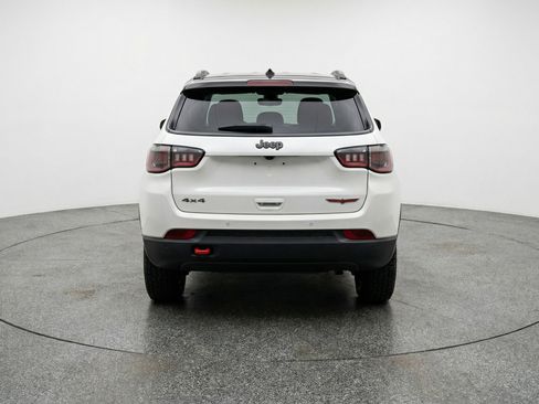 Used 2025 Jeep Compass Trailhawk image 7