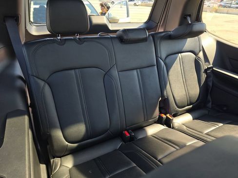 Used 2024 Jeep Wagoneer Series II RWD image 6