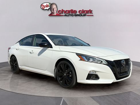 Certified 2022 Nissan Altima 2.5 SR w/ Midnight Edition Package FWD image 8
