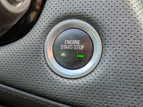 Used 2018 Cadillac XT5 AWD image 29