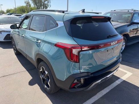 Certified 2025 Kia Seltos EX FWD image 4