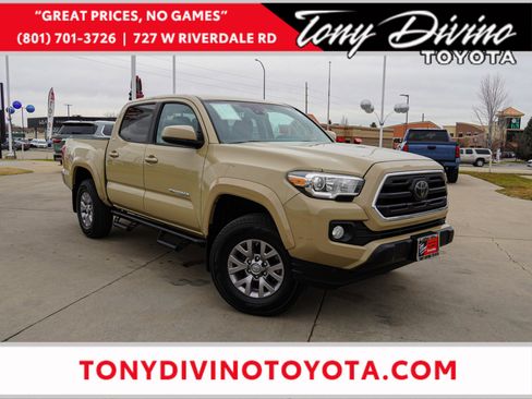 Certified 2018 Toyota Tacoma SR5 image 1