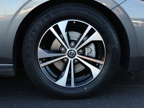 Used 2023 Nissan Sentra SV image 21