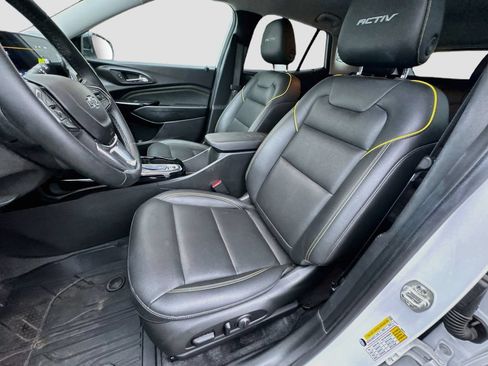Used 2025 Chevrolet Trax ACTIV w/ Driver Confidence Package FWD image 23