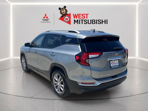 Used 2023 GMC Terrain SLT w/ Infotainment Package II AWD/4WD image 4