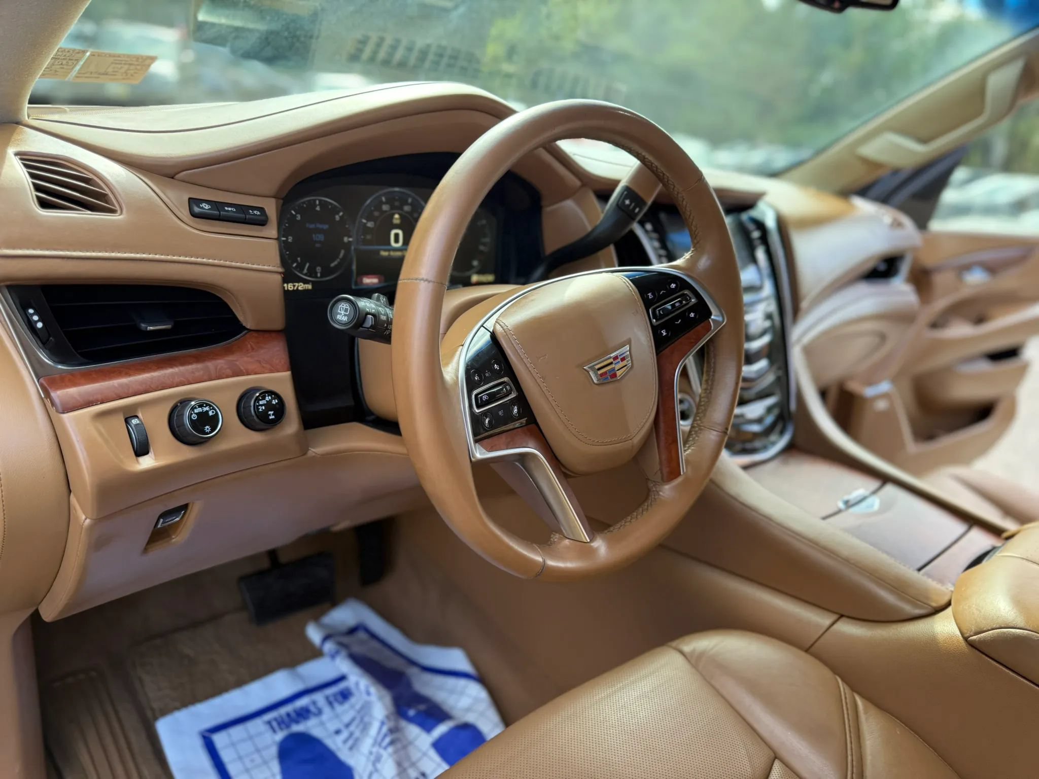 Used 2015 Cadillac Escalade ESV Platinum AWD/4WD image 10